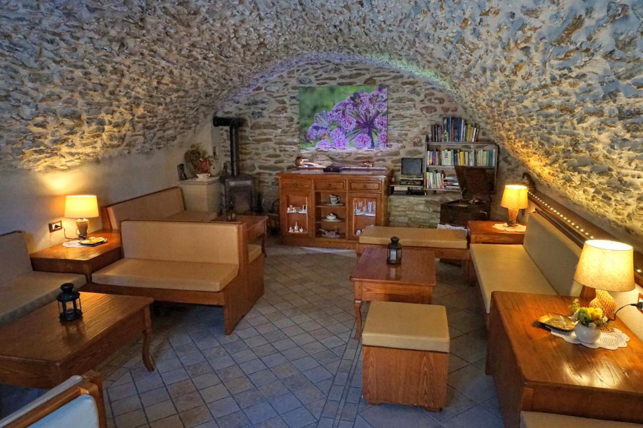 Pensione Albergo Diffuso Ceaglio Valle Maira Marmora Exterior foto